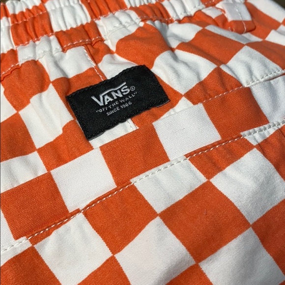 VANS Range Short 18” EmberGlow Check White Orange - Picture 7 of 8